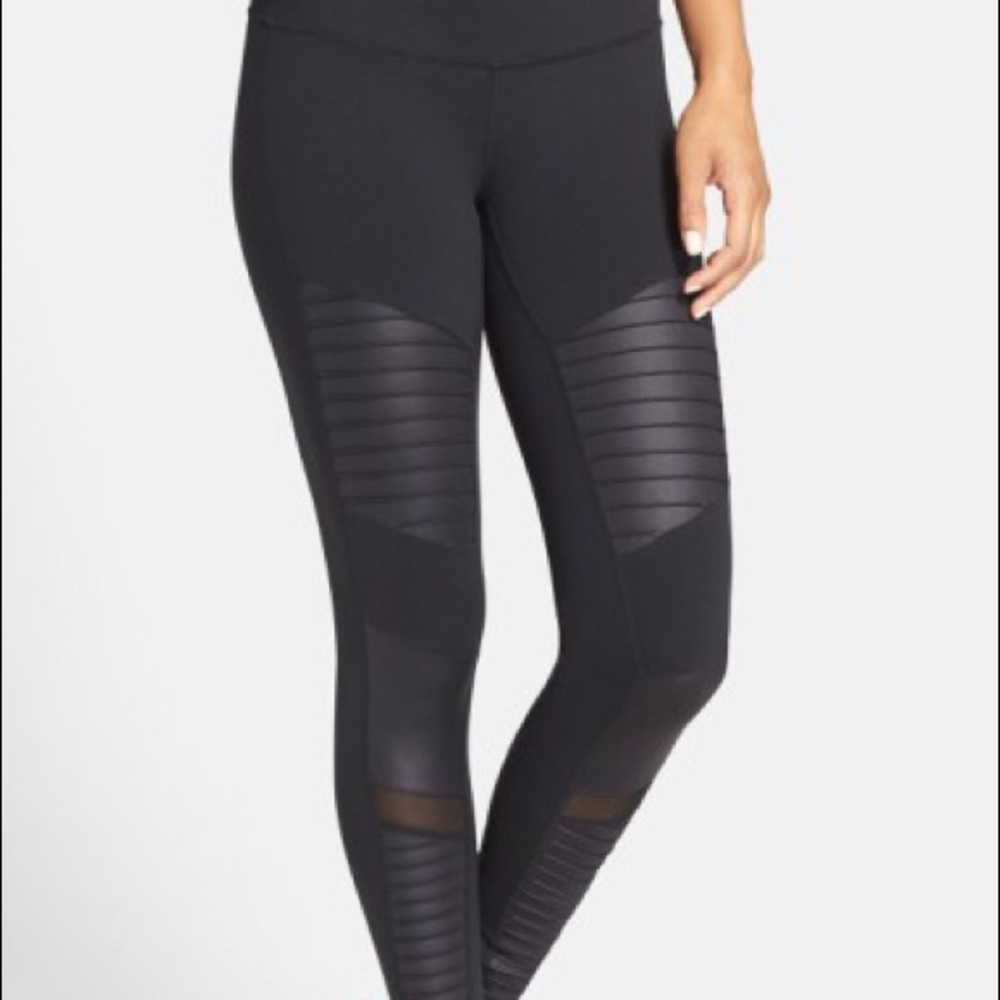 ALO Yoga Moto Leggings in Black